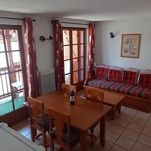Appartement Avec Balcon Dans Résidence Calme, Cauterets